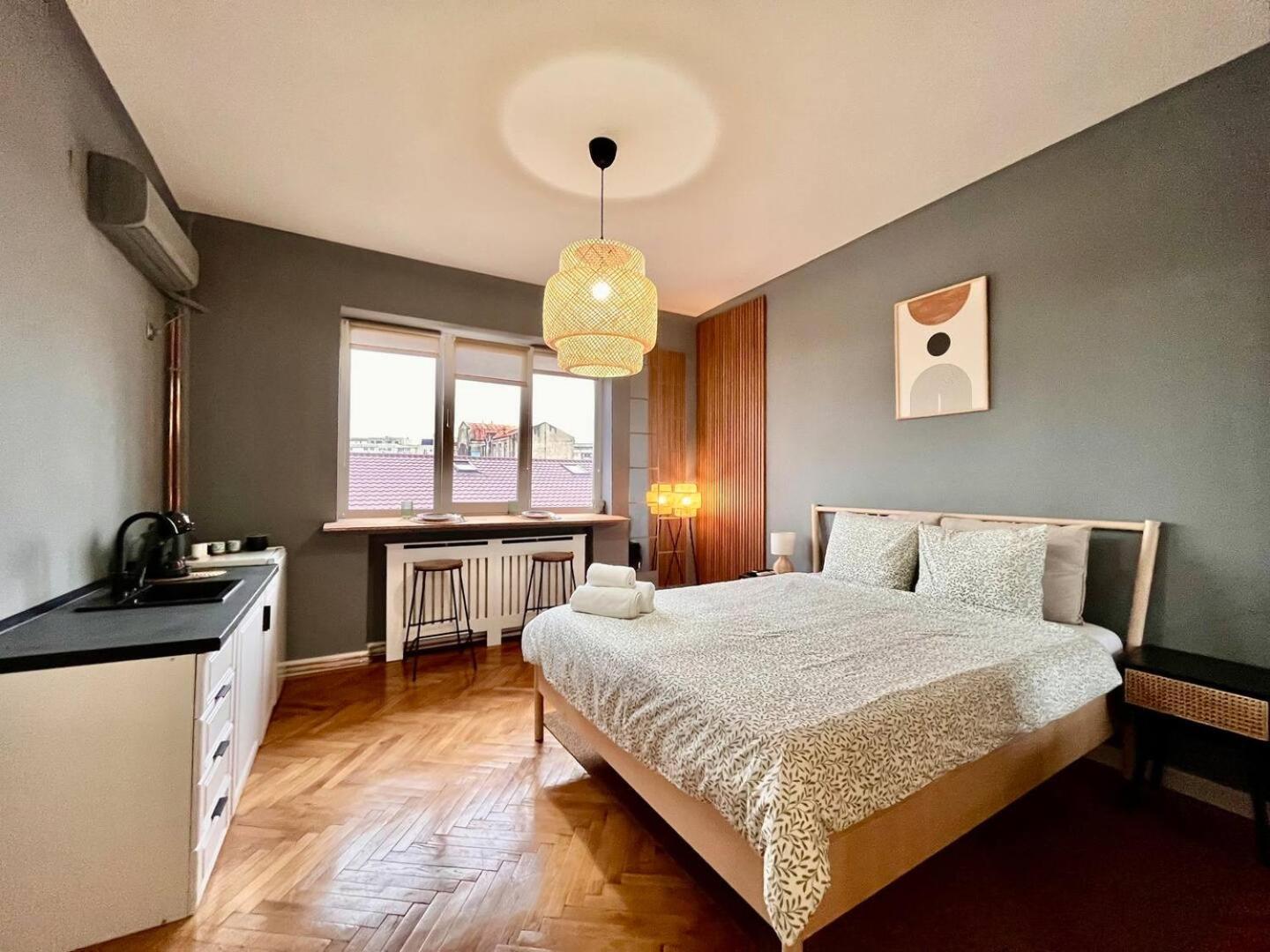 Woodie Studio With Premium Comfort By Piata Unirii Bukares Bagian luar foto